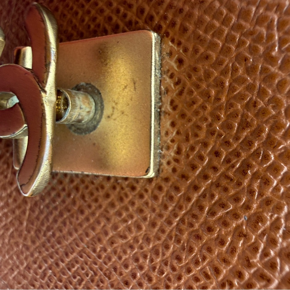 CHANEL Tan Caviar Leather Wallet with Gold Accent - Picture 15 of 15